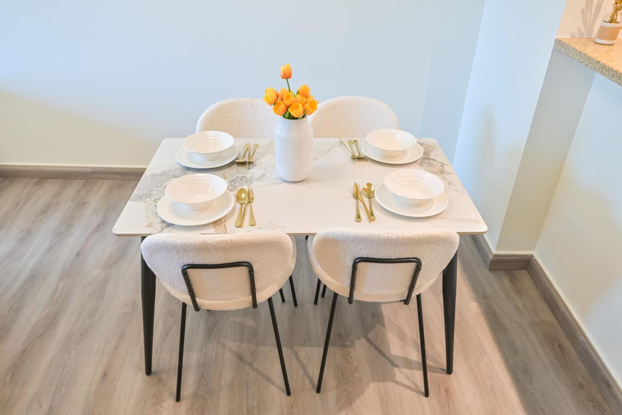 Burj Vista 2br Luxurious With Direct Access To Mall *