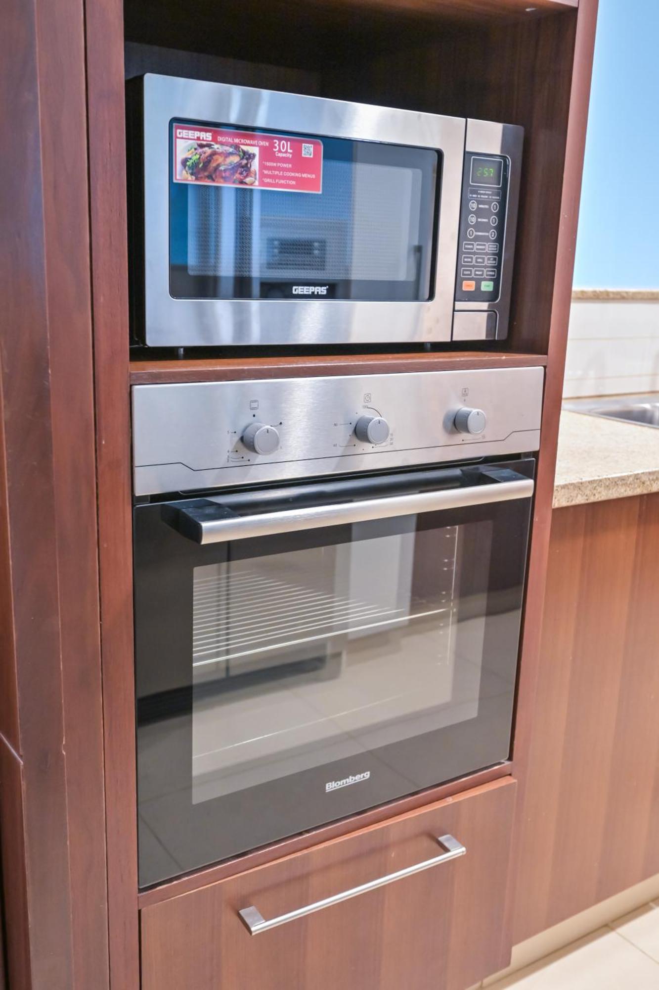Burj Vista 2br Luxurious With Direct Access To Mall *